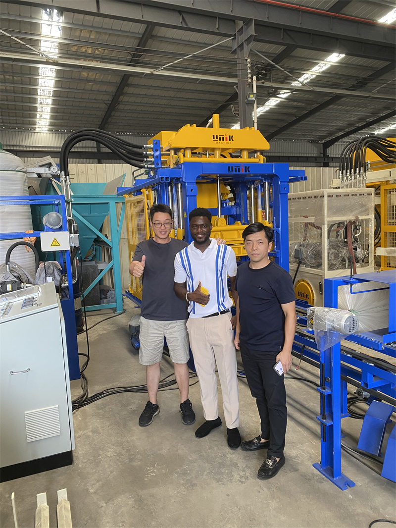 Spännande besök från Ghana: Concrete Block Machine Tour and Purchase Intent