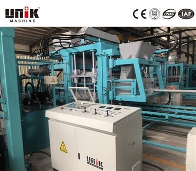 Hydraulisk betongtegelmaskin